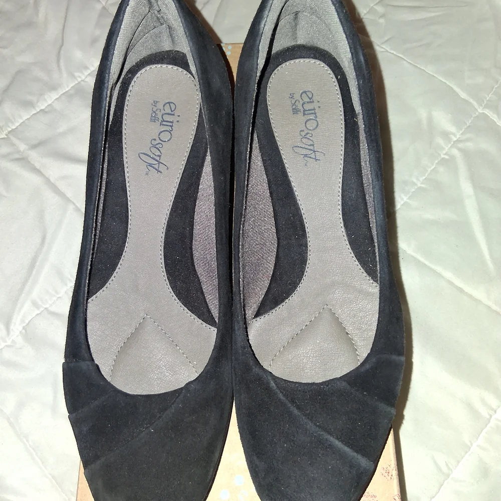Eurosoft by SAS Women's Black Suede Heels